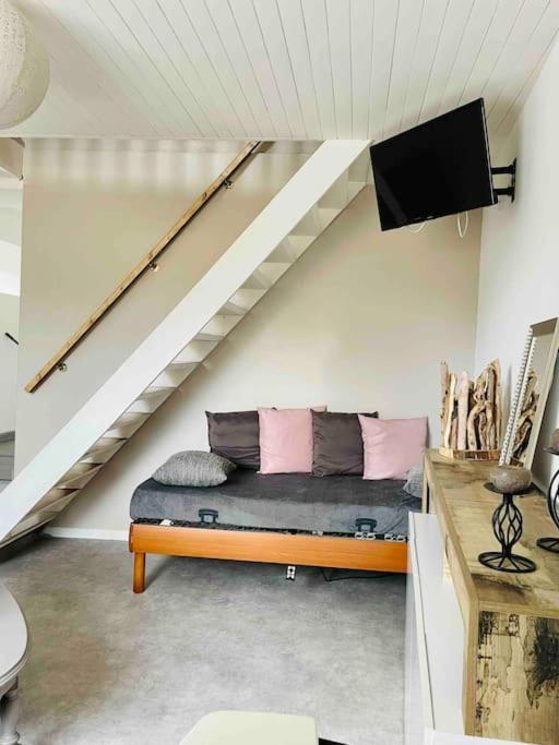 Agreable Maison De Village Avec Balcon Roiffieux Εξωτερικό φωτογραφία